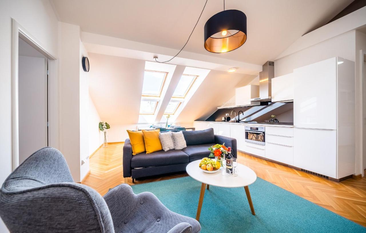 Luxurious Woodrow Wilson Apt In Prague Centre Exterior foto