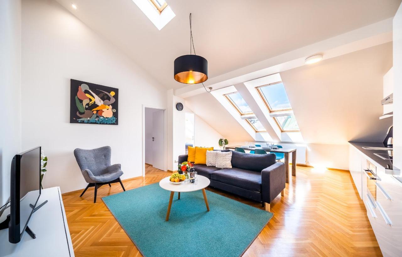 Luxurious Woodrow Wilson Apt In Prague Centre Exterior foto