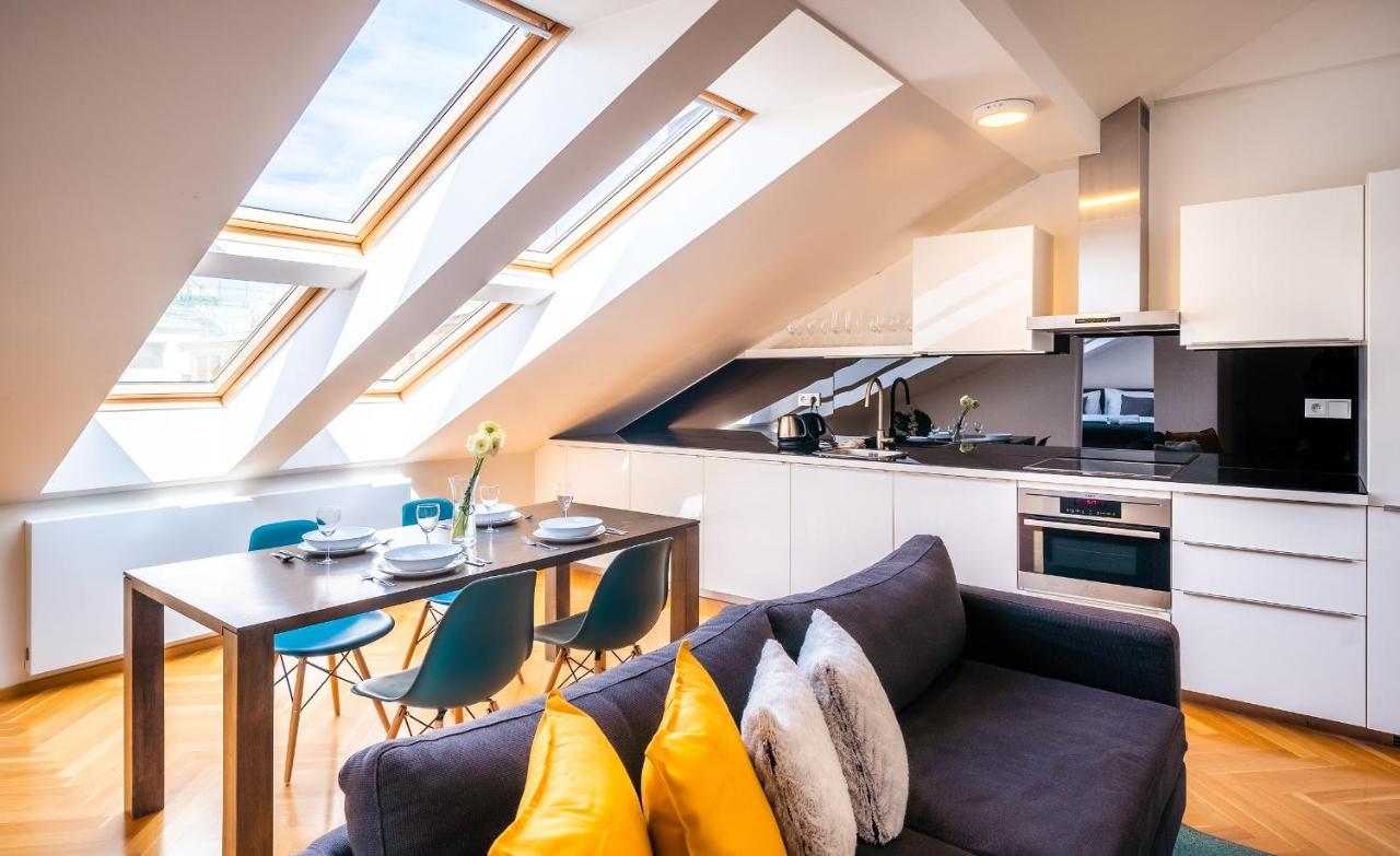 Luxurious Woodrow Wilson Apt In Prague Centre Exterior foto