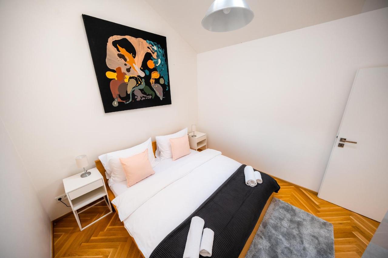 Luxurious Woodrow Wilson Apt In Prague Centre Exterior foto