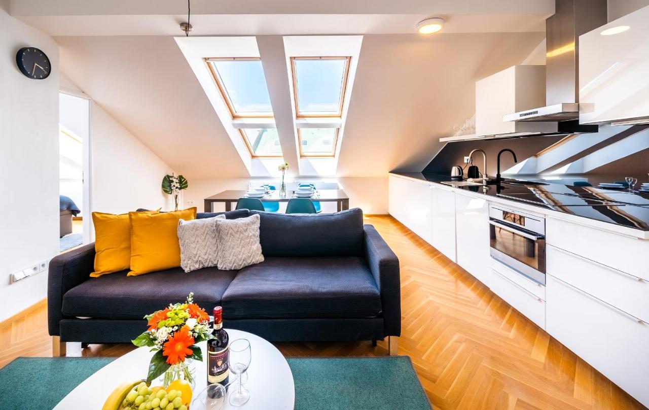 Luxurious Woodrow Wilson Apt In Prague Centre Exterior foto