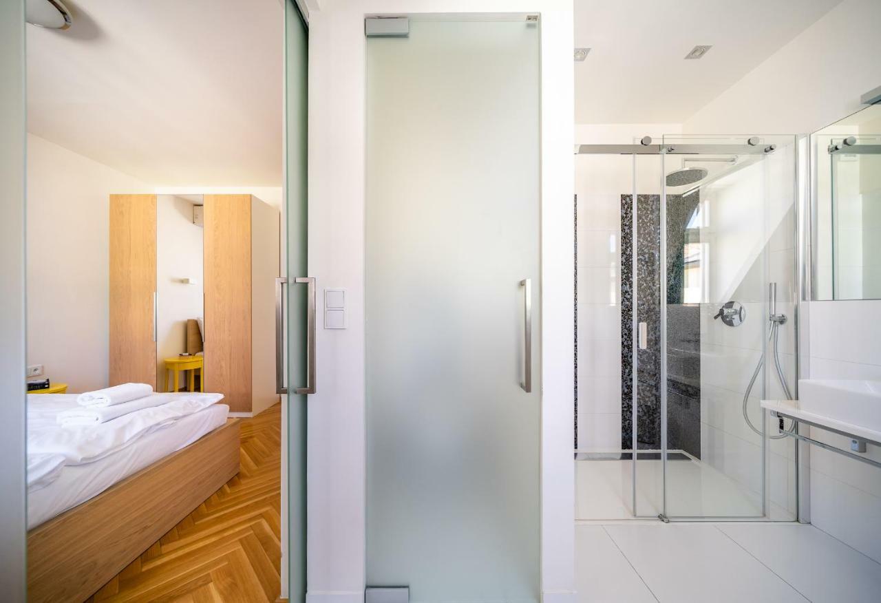 Luxurious Woodrow Wilson Apt In Prague Centre Exterior foto