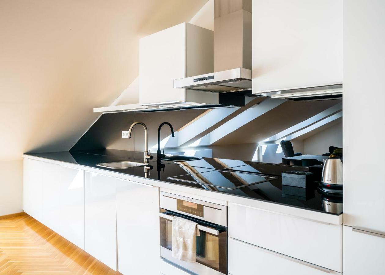 Luxurious Woodrow Wilson Apt In Prague Centre Exterior foto
