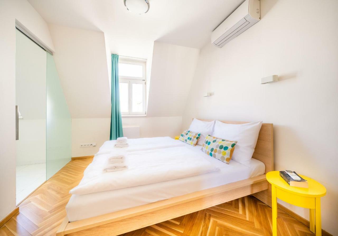 Luxurious Woodrow Wilson Apt In Prague Centre Exterior foto